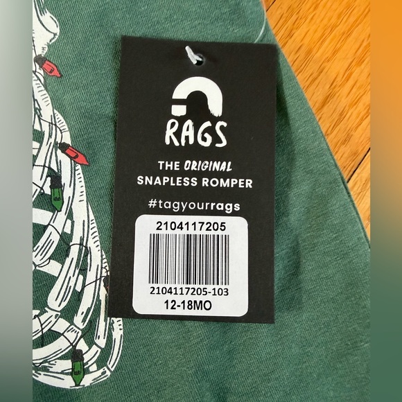 RAGS Green Romper w/ Red Sleeves Accents Rib Cage w/ Heart & Lights Print 12-18 - Picture 3 of 7